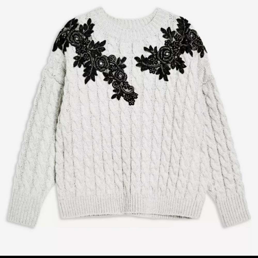 NWOT Topshop gray oversized cableknit embroidered sweater